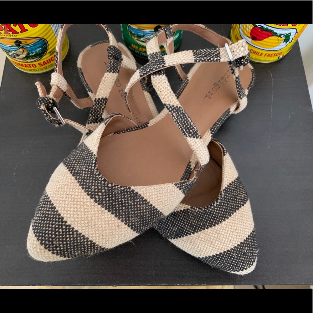 Indigo Rd size 6 flats
